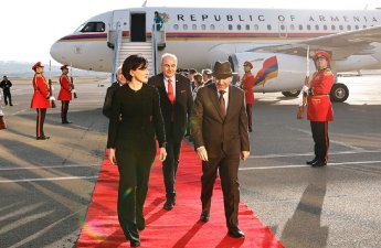 Paşinyan Gürcüstana səfər edib