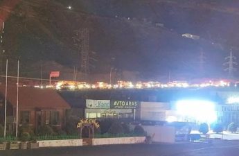 Bakı dairəvi yolda nəqliyyat vasitəsi yanıb, sıxlıq yaranıb