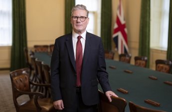 Стармер объявил об отправке дополнительных вертолетов для защиты базы на Кипре