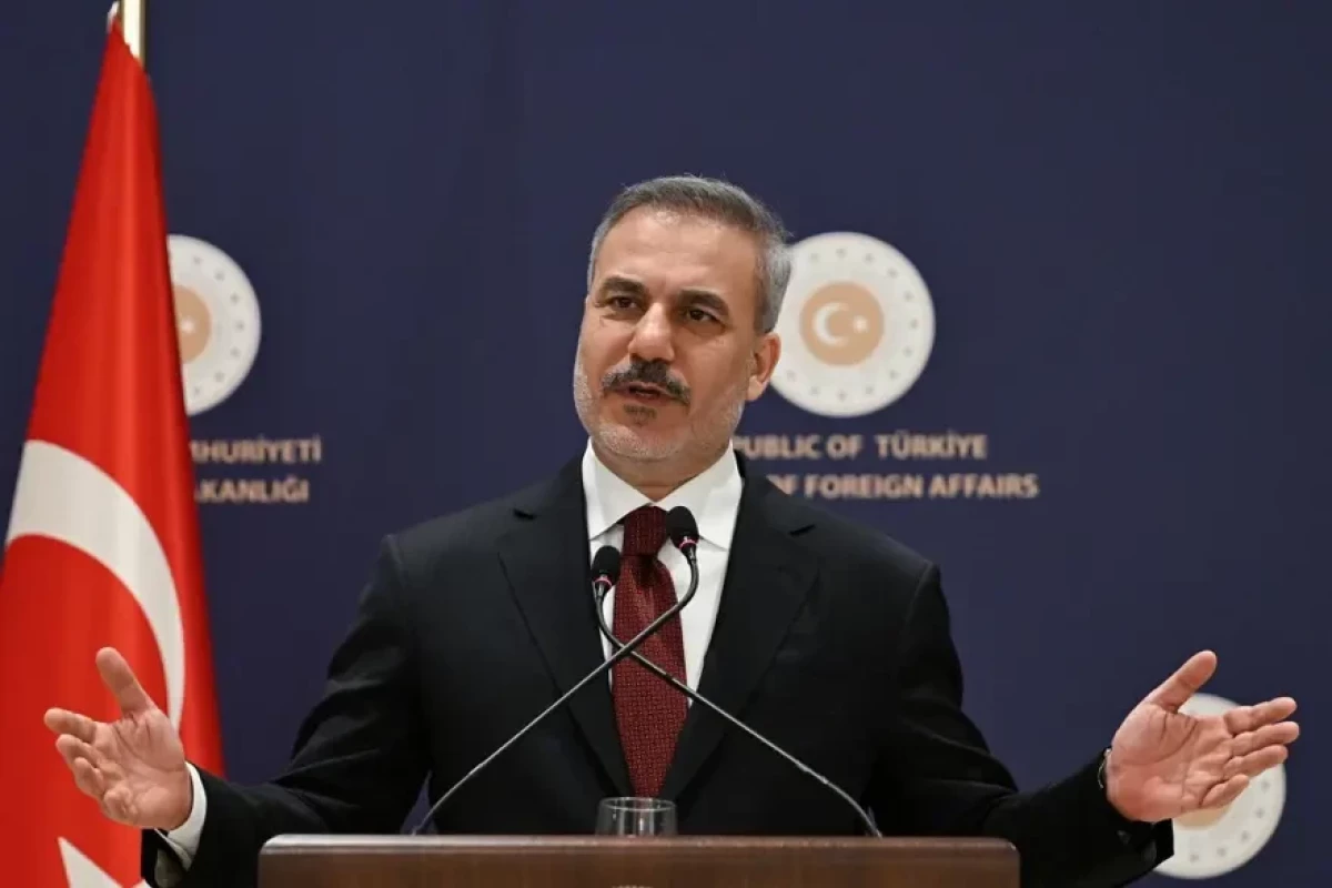 Hakan Fidan: İran etiraz etsə də, sərhəd boyunca divar tikilib