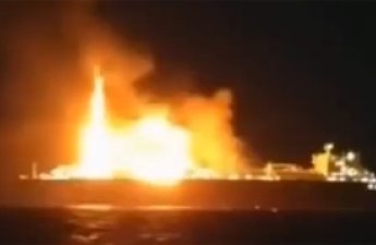 Перевозивший СПГ танкер под флагом РФ загорелся в Средиземном море