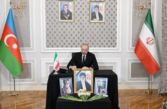 Ильхам Алиев посетил посольство Ирана и выразил соболезнования-ФОТО