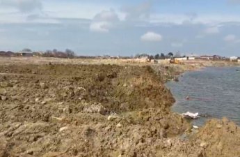 Maştağada göl qanunsuz doldurulub