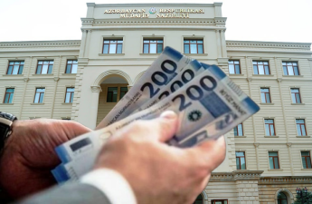 Müdafiə Nazirliyində 143 milyonluq mənimsəmə işi üzrə həbs edilən sabiq rəisin məhkəməsi başladı