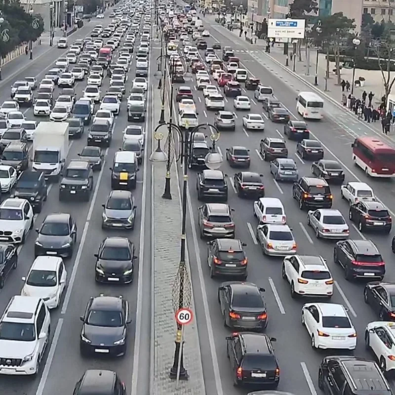 Paytaxtda sıxlıq olan küçələrin SİYAHISI