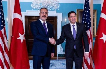 Глава МИД Турции и госсекретарь США обсудили инцидент с иранской ракетой