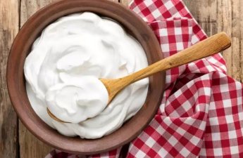 Qatığa 1 qaşıq töküb yeyin — Sümükləriniz dəmir kimi möhkəm olacaq