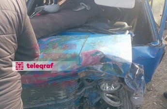 В Гёранбое в результате столкновения автомобилей пострадали пять человек