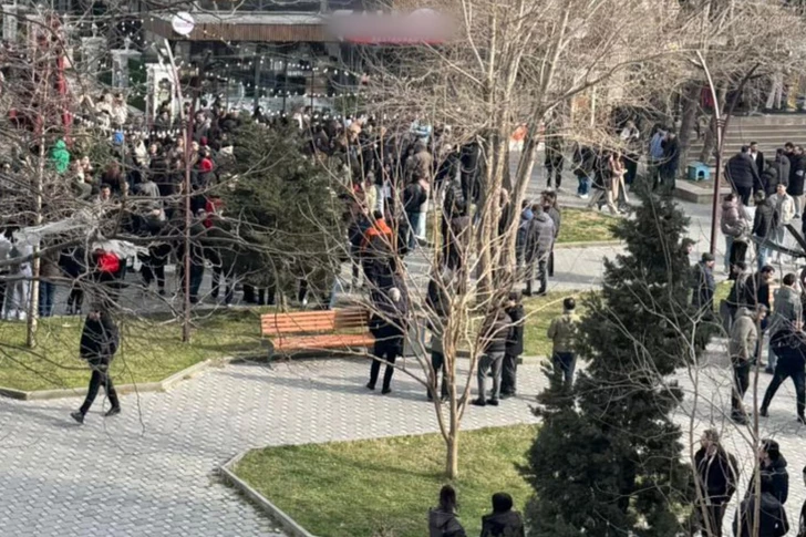 Почему людей эвакуировали из Red Plaza в Баку?-ФОТО