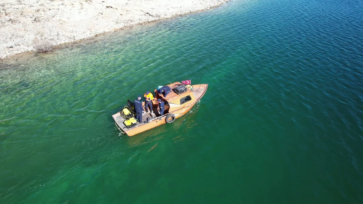 İrandan atılan raket Türkiyənin hava məkanında vurulub - FOTO
