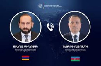 Глава МИД Азербайджана обсудил с армянским коллегой последнюю ситуацию в регионе