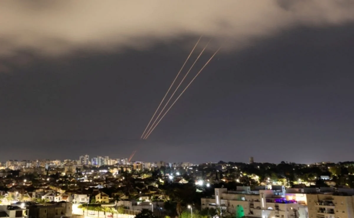 İran Küveyt sahillərində ABŞ neft tankerinə hücum edib