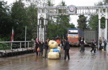 Азербайджан эвакуировал двух дипломатов из Ирана