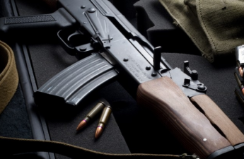 В Сальяне у 63-летнего мужчины изъяты автомат и наркотики