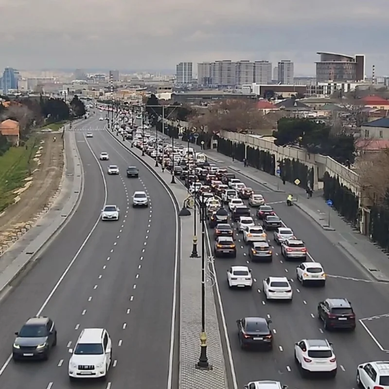 Paytaxtın bu küçələrində sıxlıq var - SİYAHI