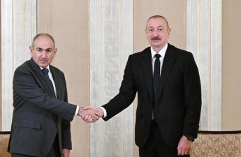 Пашинян поблагодарил Ильхама Алиева за возобновление грузоперевозок через Азербайджан