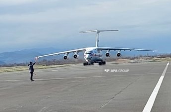 Самолёт, доставляющий гуманитарную помощь из России в Иран, совершил посадку в аэропорту Лянкярана-ФОТО