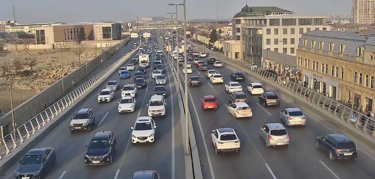 Paytaxtda sıxlıq olan küçələrin SİYAHISI