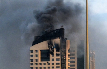 Küveytdə PUA ilə yaşayış binasına endirilən zərbə nəticəsində iki nəfər yaralanıb