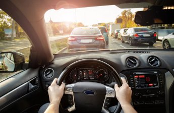 Sürücülər arasında ən çox rast gəlinən 5 təhlükəli vərdiş AÇIQLANDI