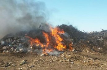 Binəqədidə təkər və məişət tullantıları yığılmış ərazidə yanğın baş verib