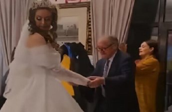 Bakıda 93 yaşlı kişi 42 yaşlı qadınla ailə qurdu - VİDEO