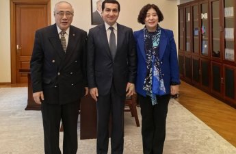 Hikmət Hacıyev Çinin Avropa məsələləri üzrə keçmiş xüsusi nümayəndəsi ilə görüşüb
