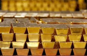 Золото торгуется ниже $5 тыс. за тройскую унцию впервые с конца февраля