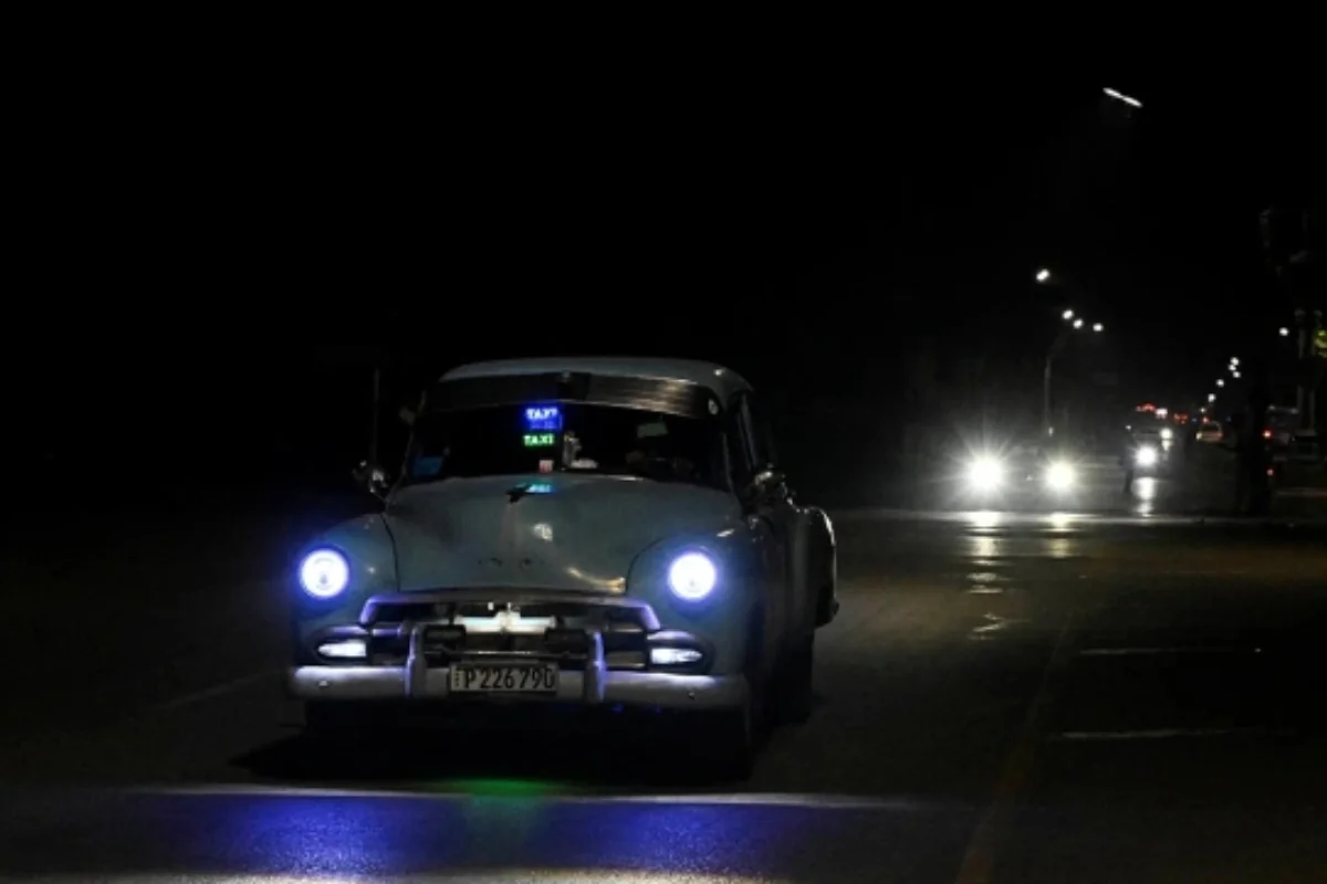 Bütün Kuba elektrik enerjisiz qalıb