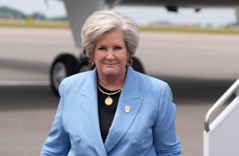 У главы администрации Трампа рак