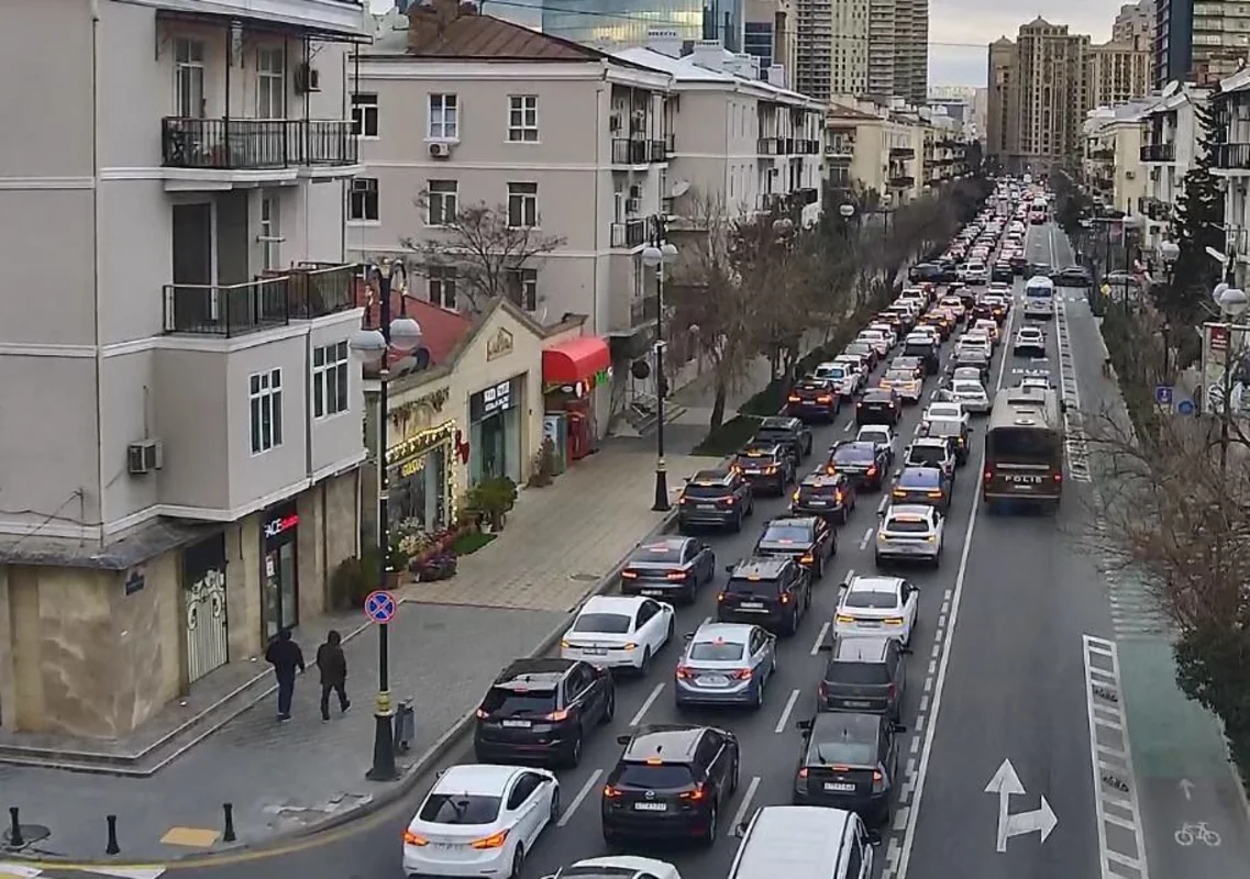 Paytaxtın bu küçələrində sıxlıq var - SİYAHI