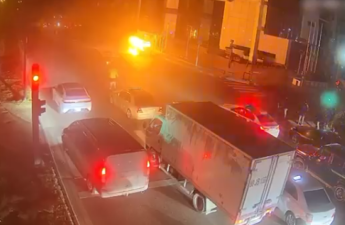 Bakıda maşın yandı - VİDEO