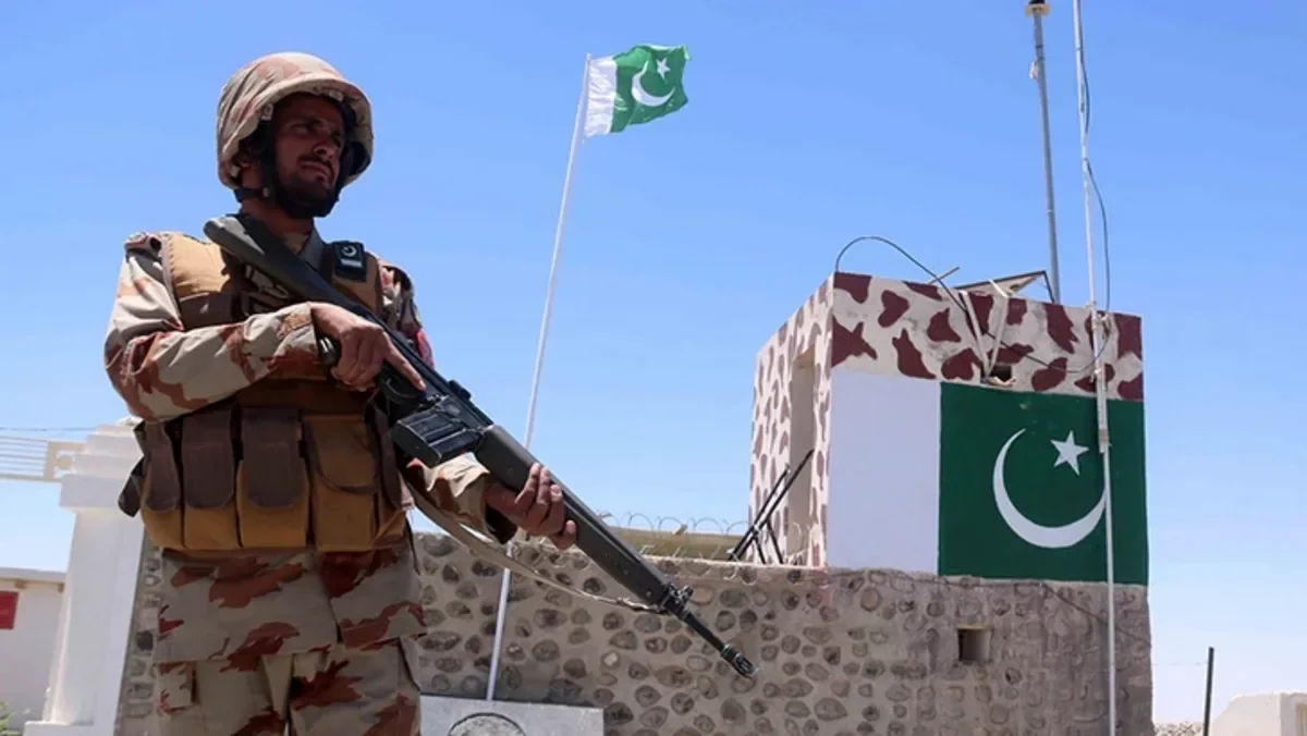 Пакистан приостанавливает военную операцию против Афганистана на пять дней