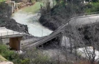 İsrail Livanda Litani çayı üzərində daha iki körpünü vurdu