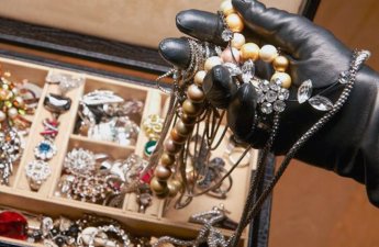 Xətaidə mənzillərdən 8 min manat oğurlanıb