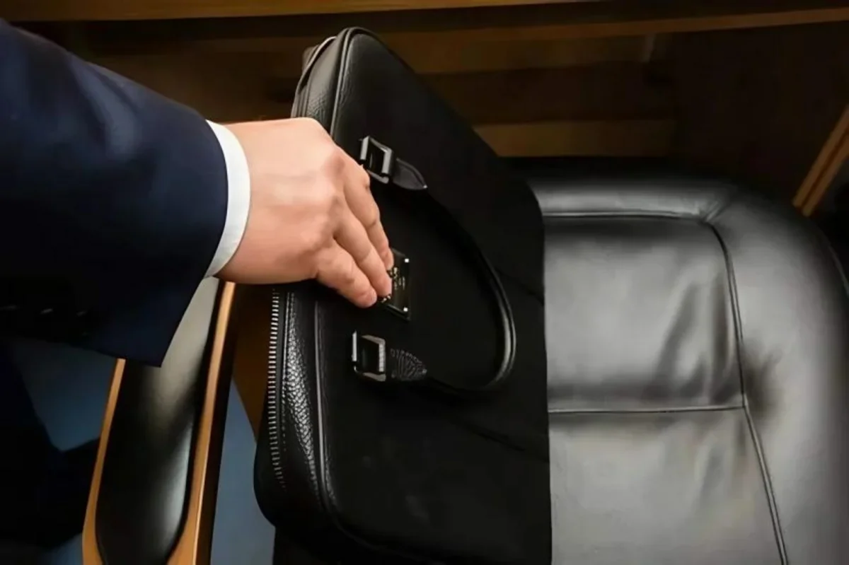 Bəzi dövlət orqanlarının rəhbər işçilərinə yeni vəzifə maaşları müəyyən edilib