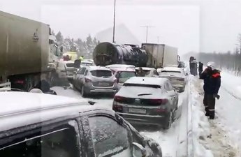 В России произошло массовое ДТП с участием 25 автомобилей