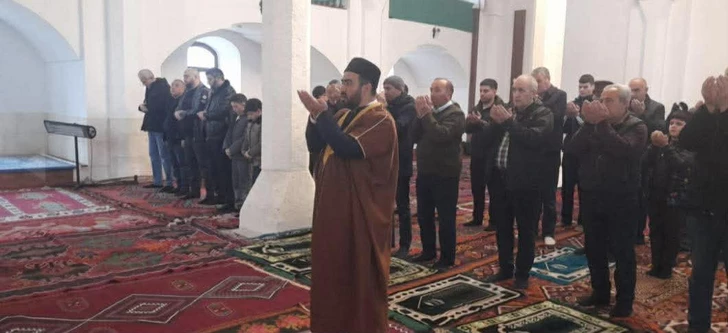 В Агдаме состоялся праздничный намаз по случаю праздника Рамазан-ФОТО