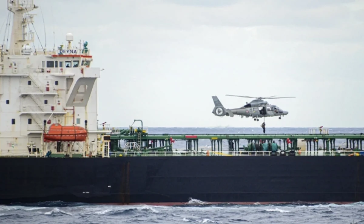 Fransa ordusu Rusiyadan yola düşən neft tankerini ələ keçirdi