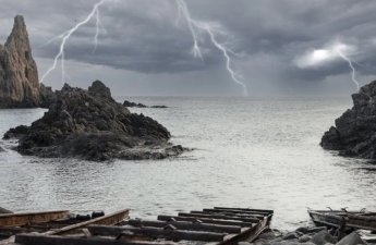 Narelle qasırğası Avstraliyanı cənginə alıb