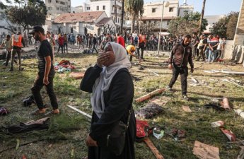ABŞ-İsrail bombaları altında şəhadət gətirərək ölən qadının son anları...-VİDEO