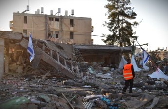 İsrail mediası İranın ballistik raket zərbələrinin yaratdığı dəhşətli dağıntıların görüntülərini təqdim etdi...-FOTOLAR