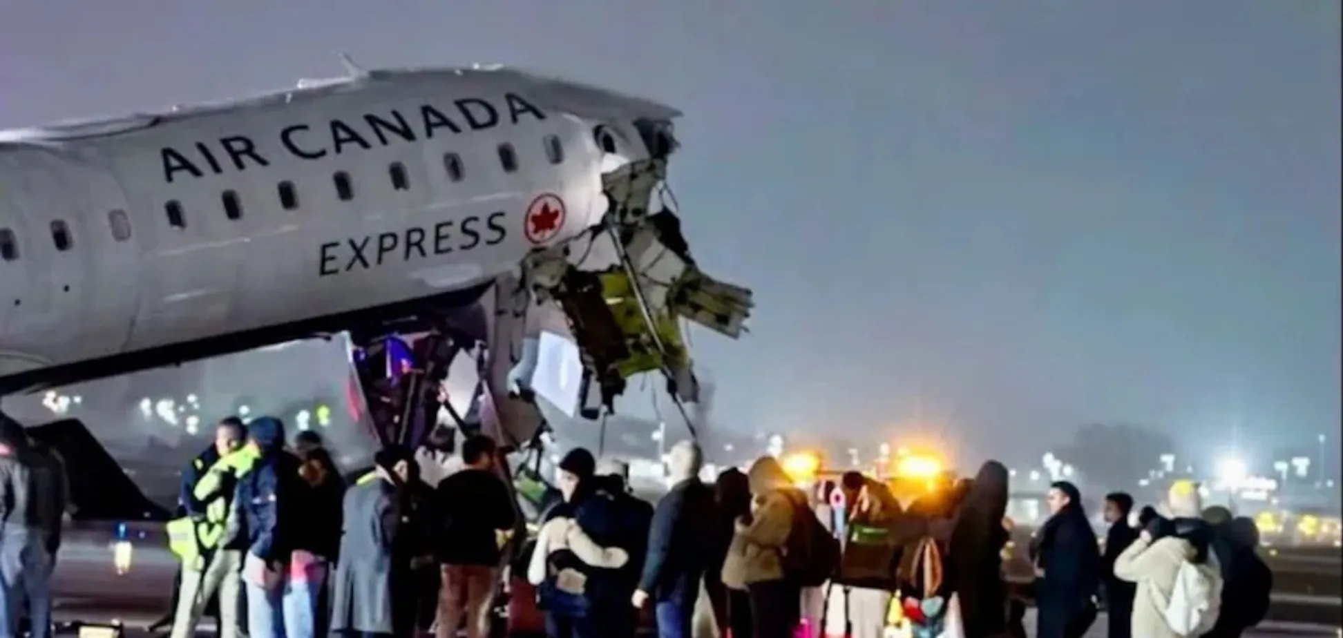 При аварии самолета в аэропорту Нью-Йорка пострадало свыше 40 человек - ОБНОВЛЕНО-3