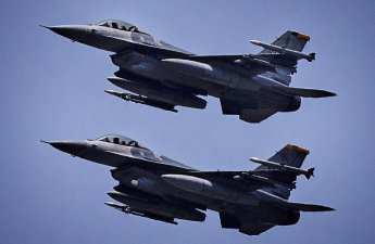 США перебросили на Ближний Восток еще 12 истребителей F-16