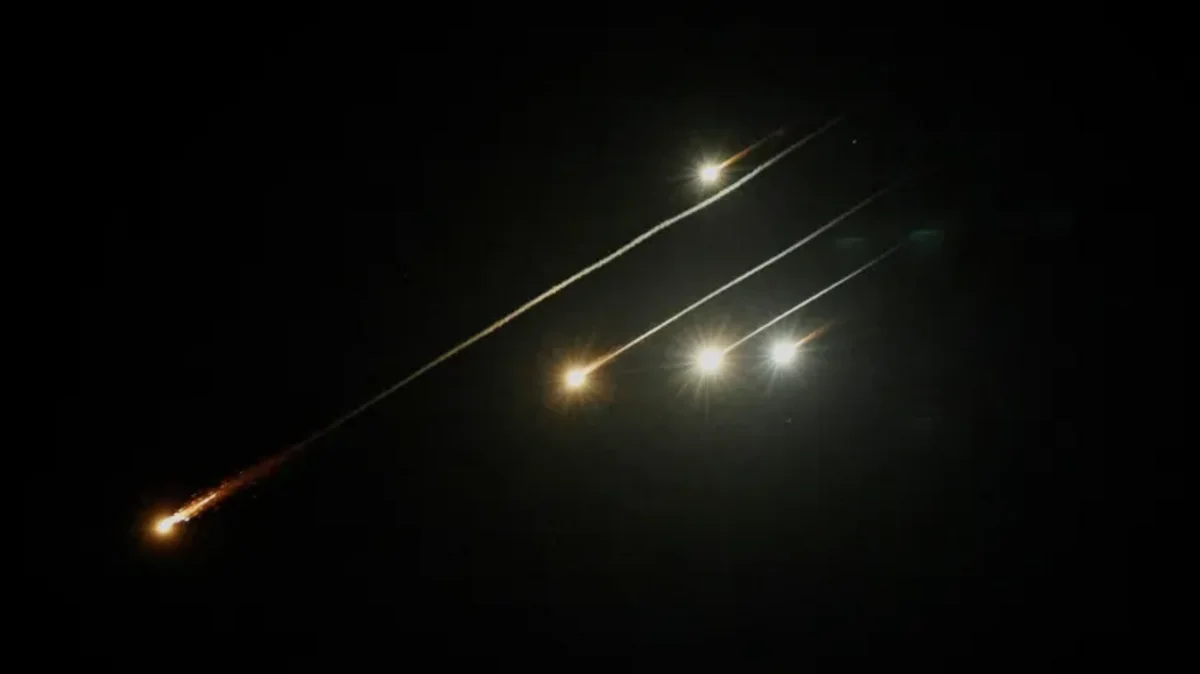 İranın İsrailə raket zərbələri: Ölkənin şimalında həyəcan siqnalları eşidilir - VİDEO