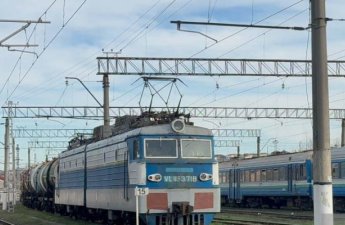 Ermənistana gübrə və qarabaşaq yükü aparan qatar Biləcəridən yola düşdü