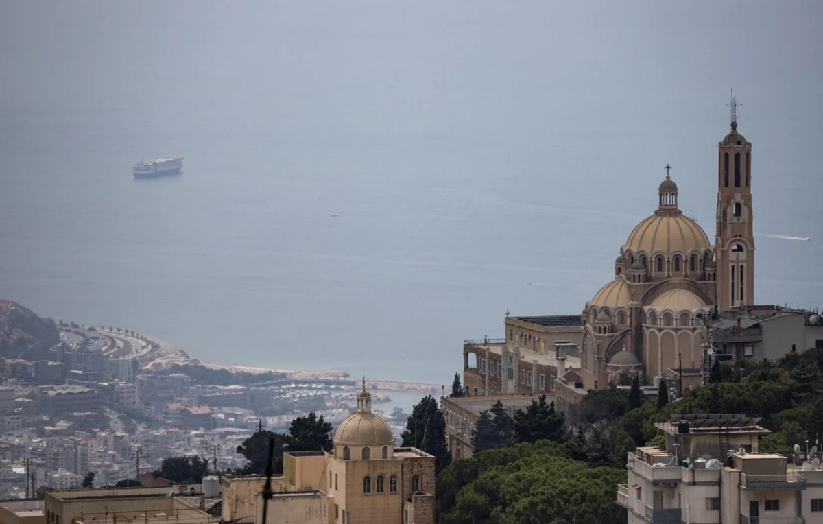 Livan İran səfirini arzuolunmaz şəxs elan etdi