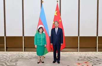 Sahibə Qafarova çinli parlamentari ilə ikitərəfli əlaqələri müzakirə edib - FOTOLAR