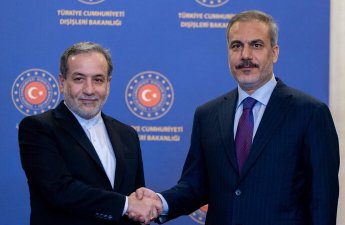 Hakan Fidan Abbas Əraqçi ilə son durumu müzakirə etdi