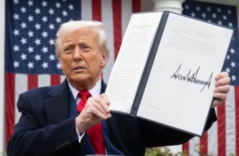 Dolların üzərində Trampın imzası yerləşdiriləcək